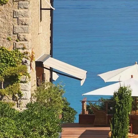 Chateau Rouher Bed & Breakfast 3*