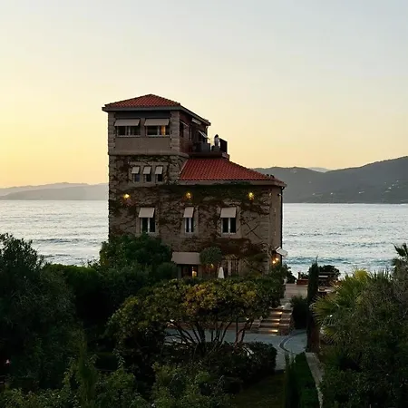 Alojamento de Acomodação e Pequeno-almoço Château Rouher 3*
